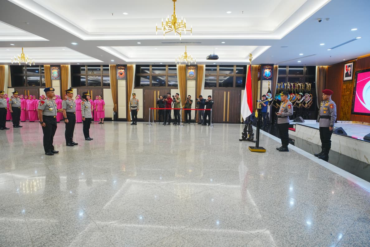 27 Pati Polri Naik Pangkat, 4 Sandang Bintang 3